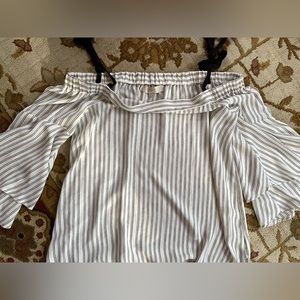 Off the shoulder dress shirt